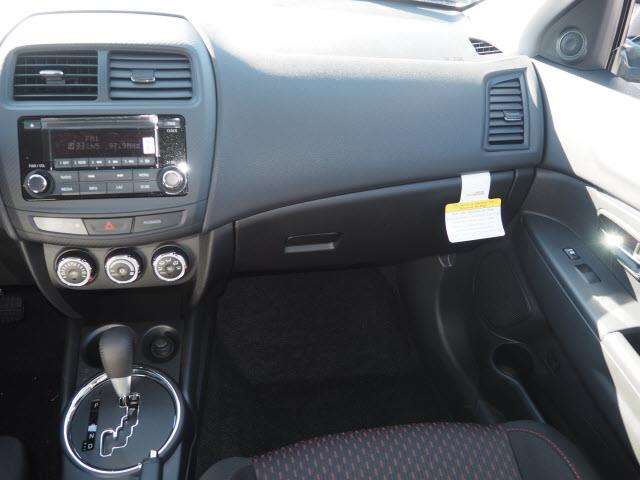 Mitsubishi Outlander Sport 2017 photo 8